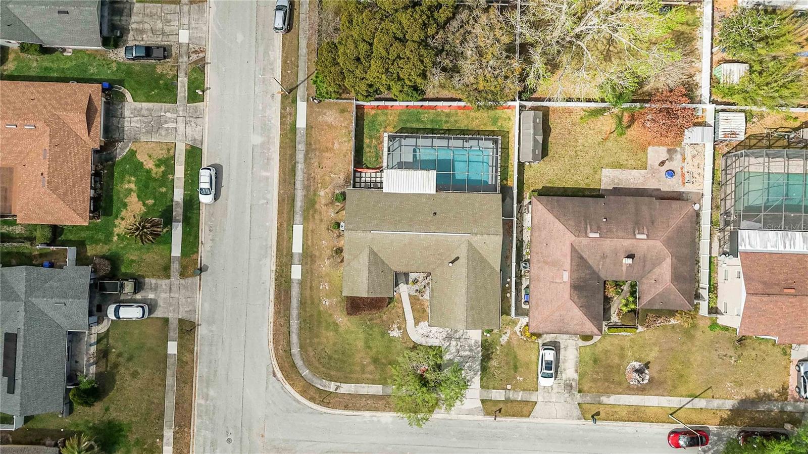 Listing photo id 23 for 621 Aldama Court