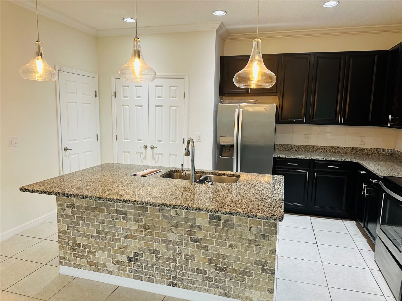 Image 5 of 14 For 340 Jyoti Drive