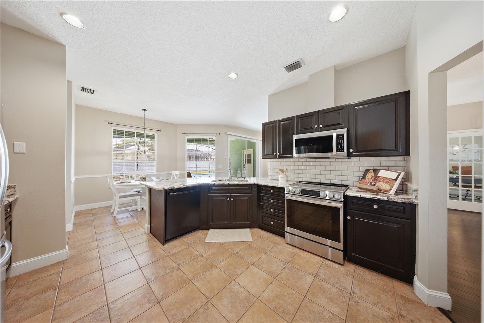 Image 15 of 52 For 1531 Hawkesbury Court