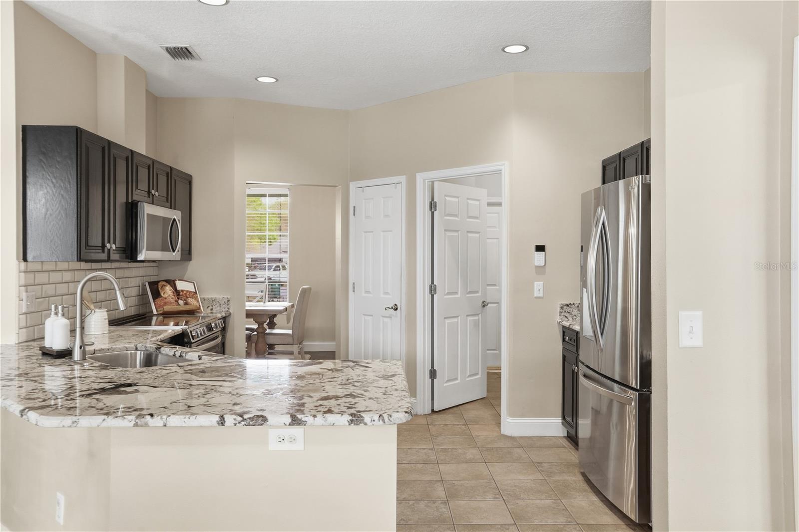 Image 16 of 52 For 1531 Hawkesbury Court