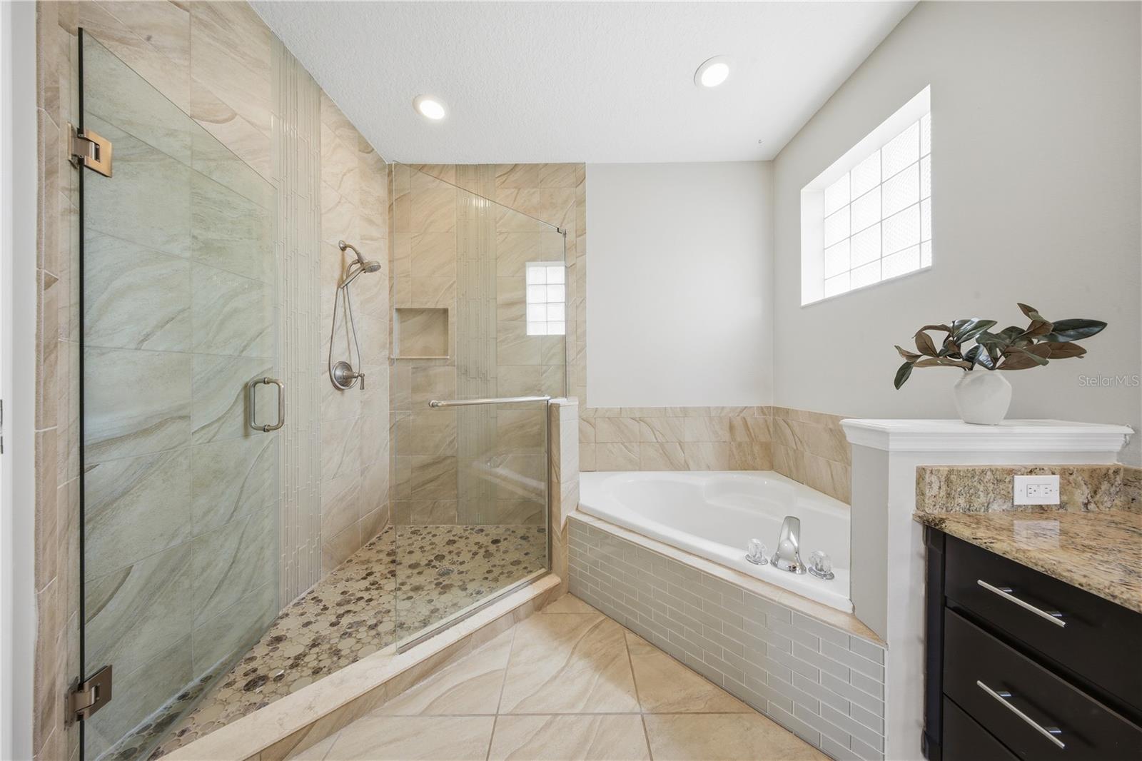 Image 25 of 52 For 1531 Hawkesbury Court