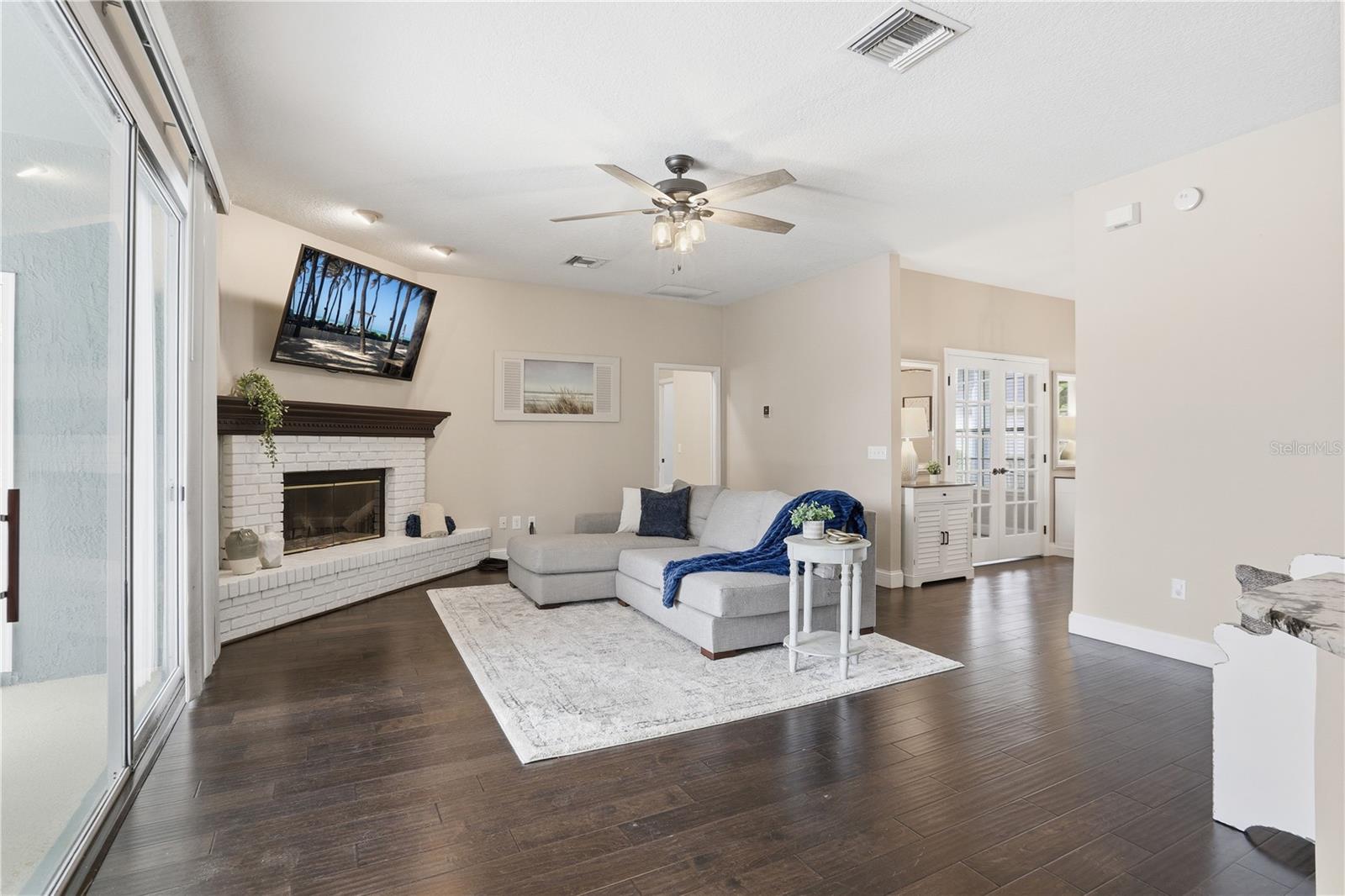 Image 9 of 52 For 1531 Hawkesbury Court