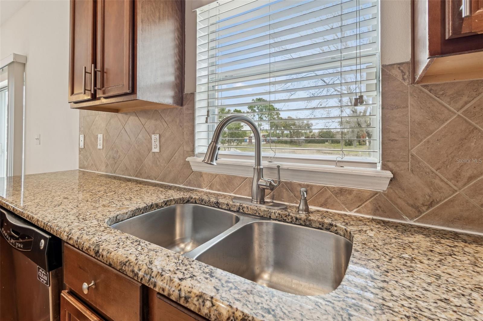 Listing photo id 16 for 4228 Granite Glen Loop