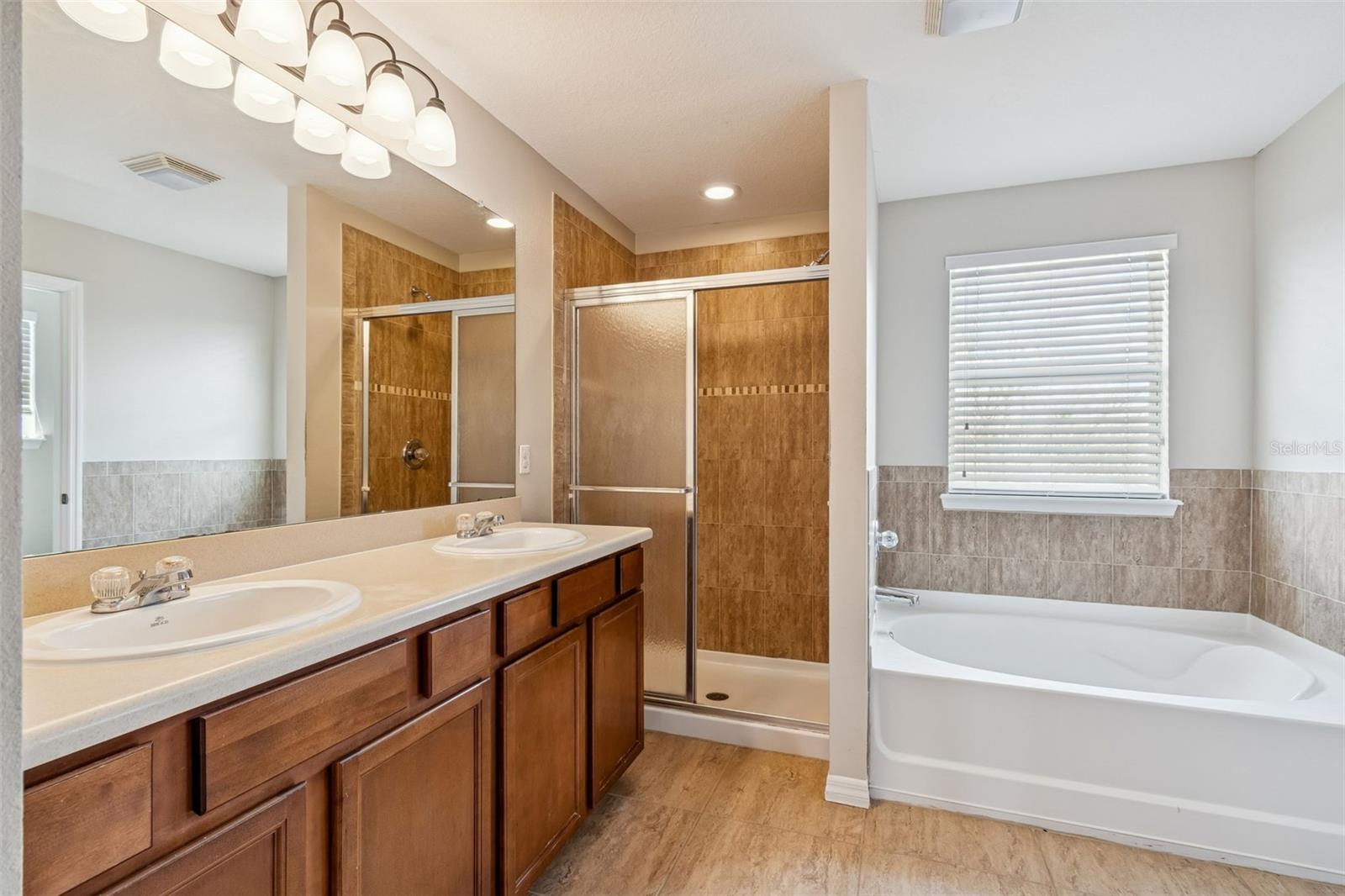 Listing photo id 30 for 4228 Granite Glen Loop