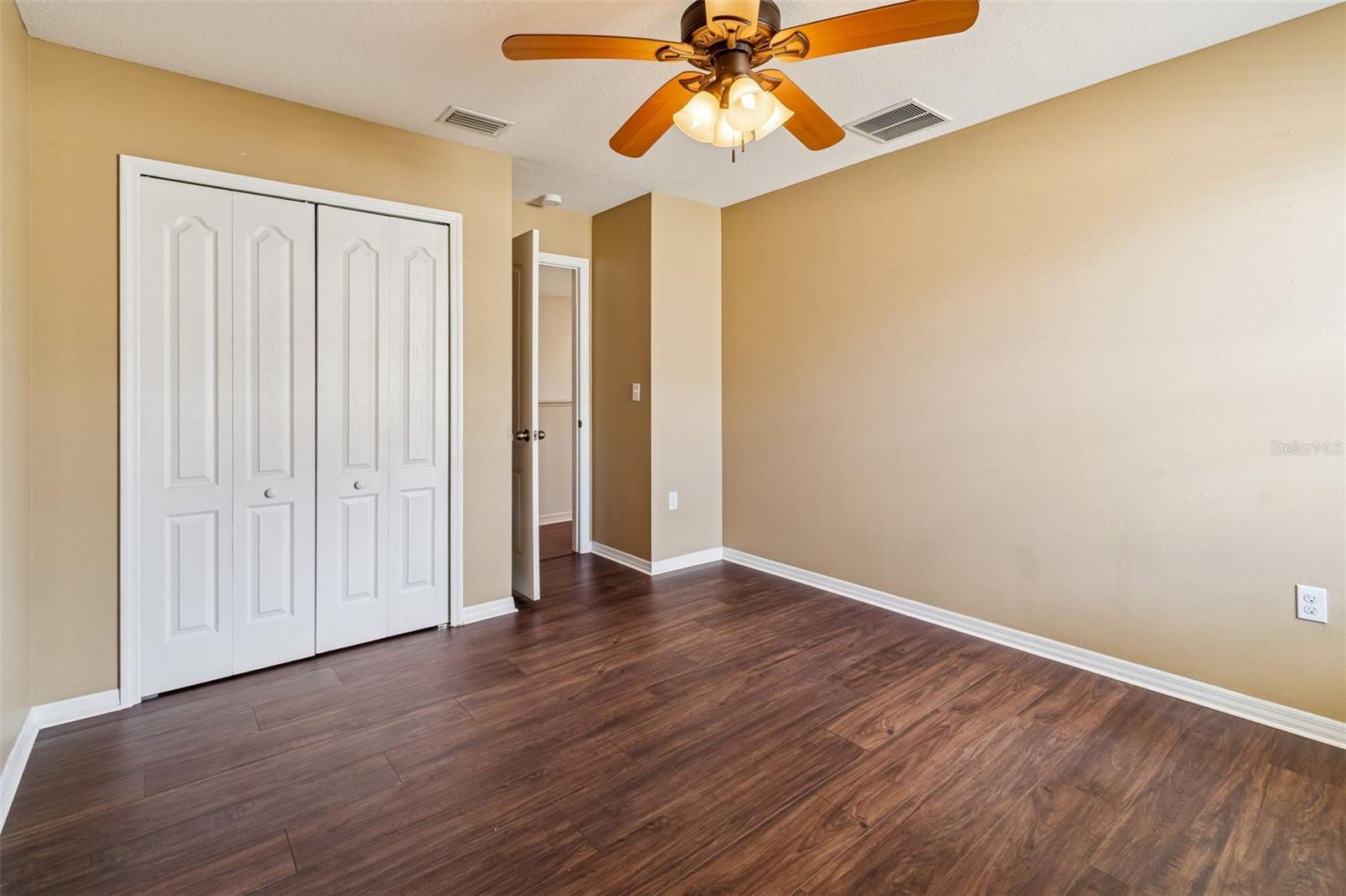 Listing photo id 40 for 4228 Granite Glen Loop