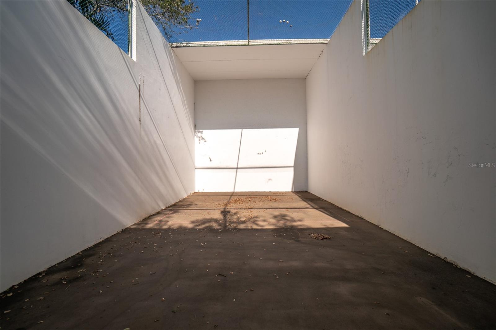 Image 31 of 35 For 8713 Bay Court