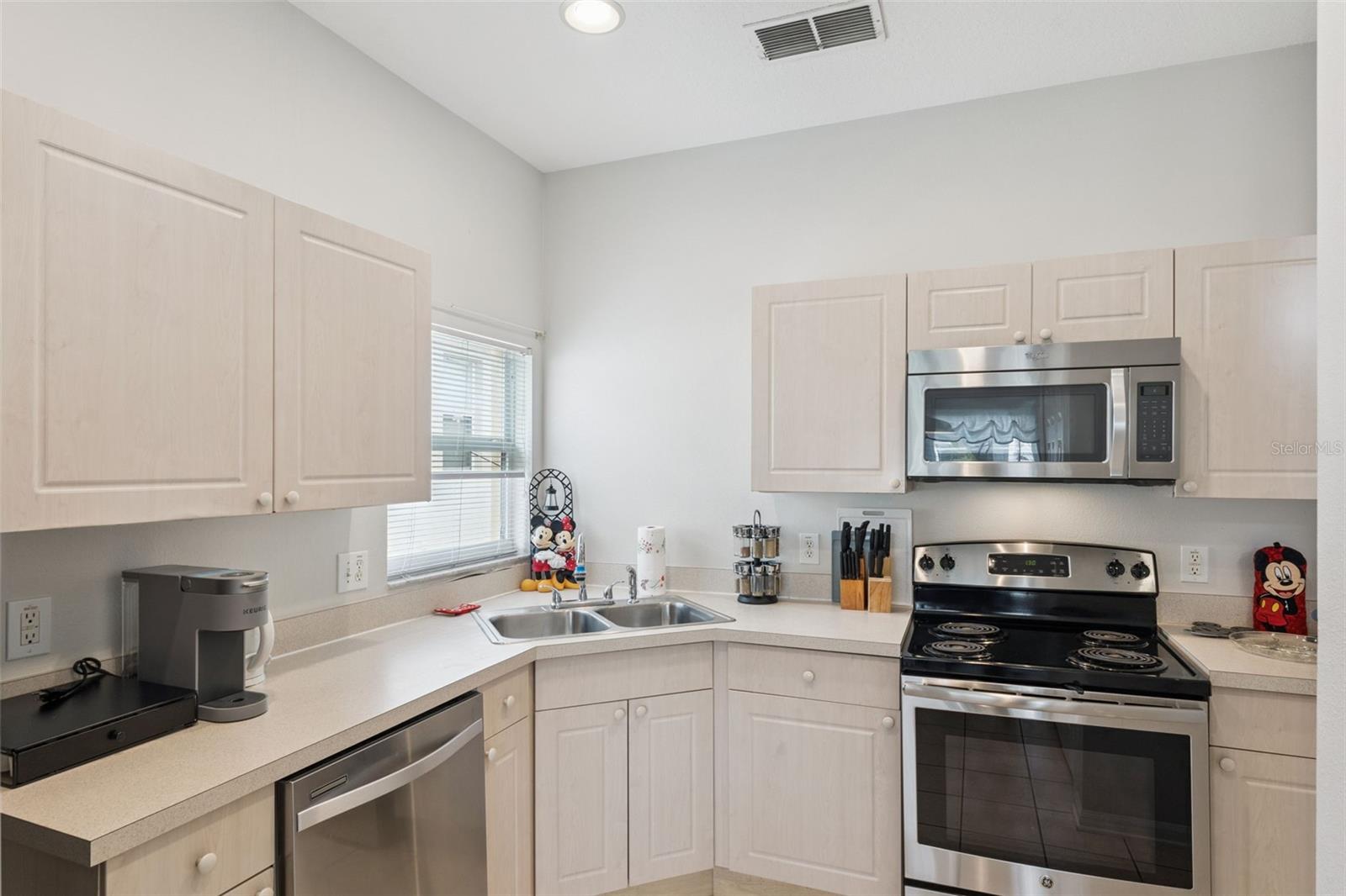 Image 10 of 45 For 8152 Sun Palm Drive