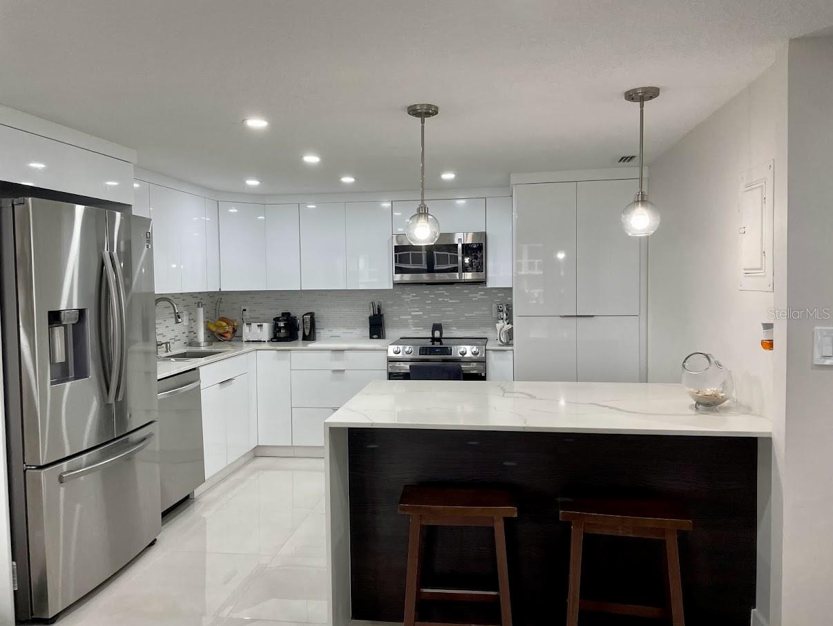 Image 5 of 15 For 2900 Atlantic Avenue 1503