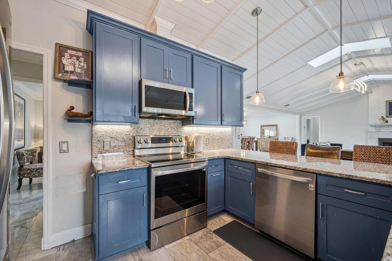 Image 14 of 48 For 8612 Lost Cove Drive