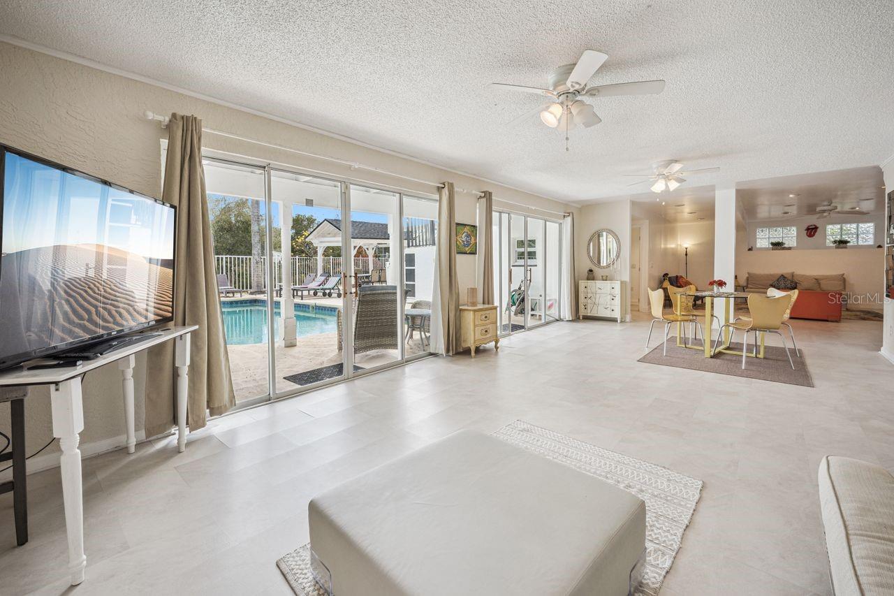 Image 27 of 48 For 8612 Lost Cove Drive