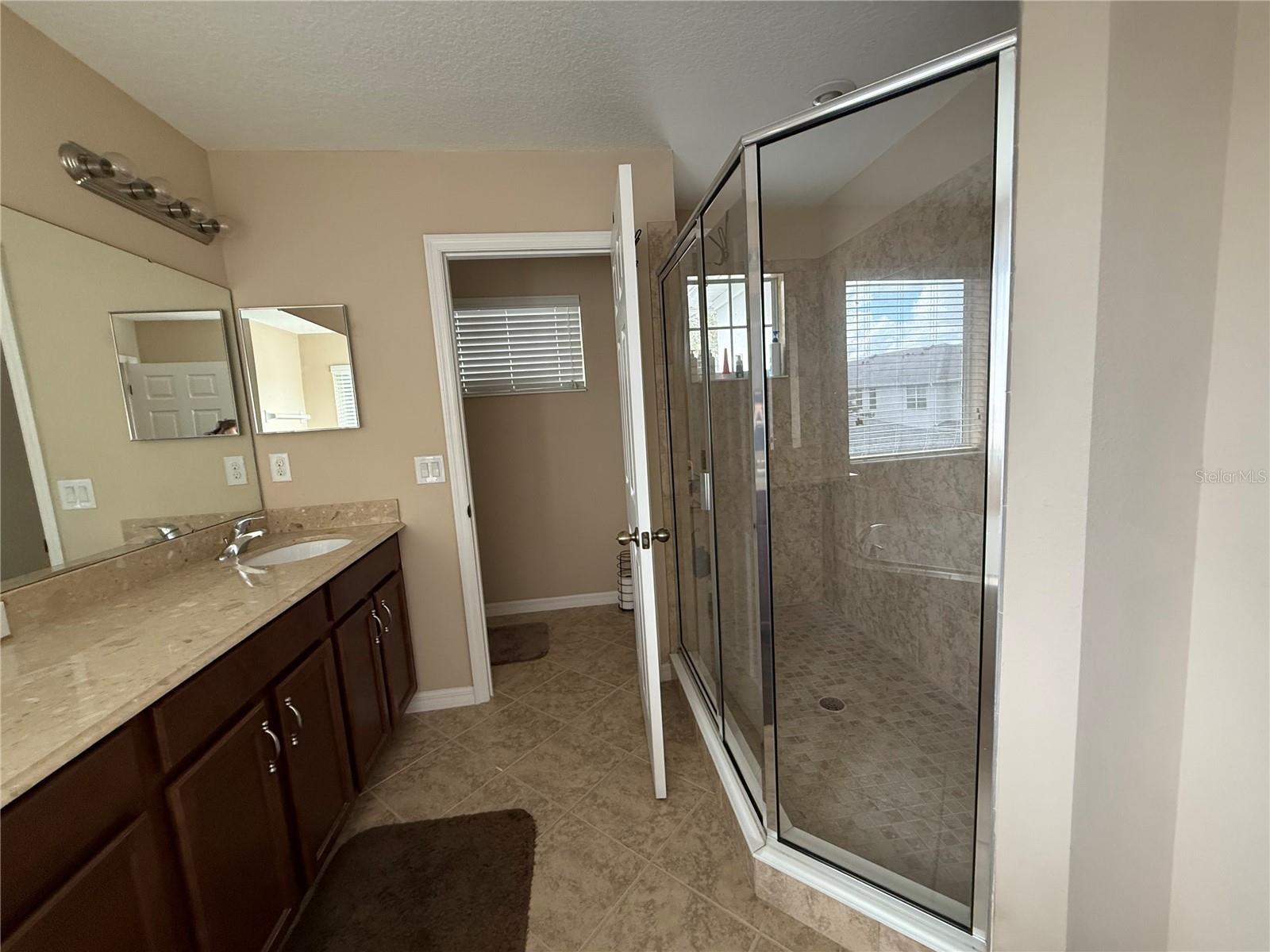 Image 18 of 34 For 321 Canyon Stone Circle