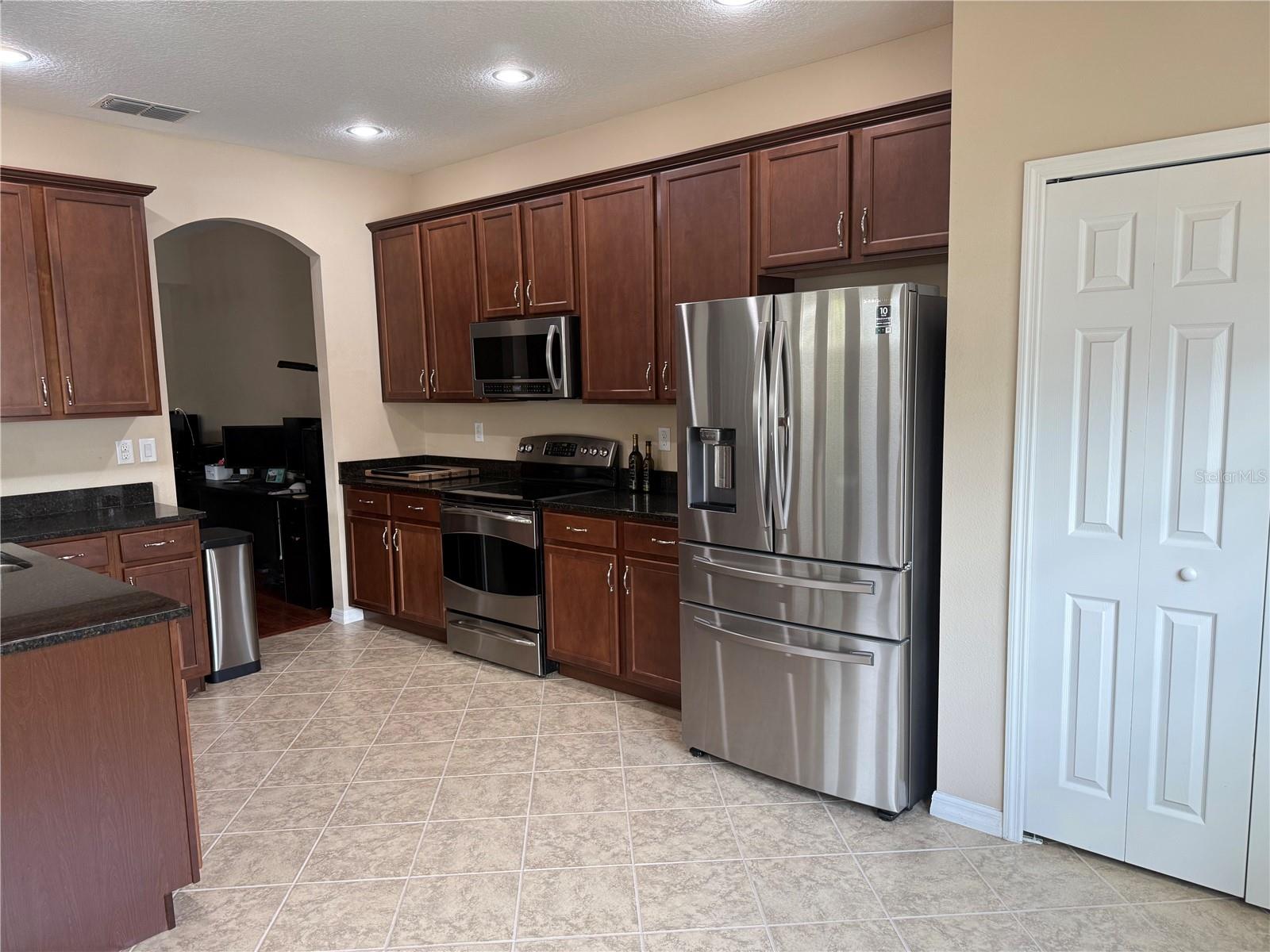 Image 9 of 34 For 321 Canyon Stone Circle