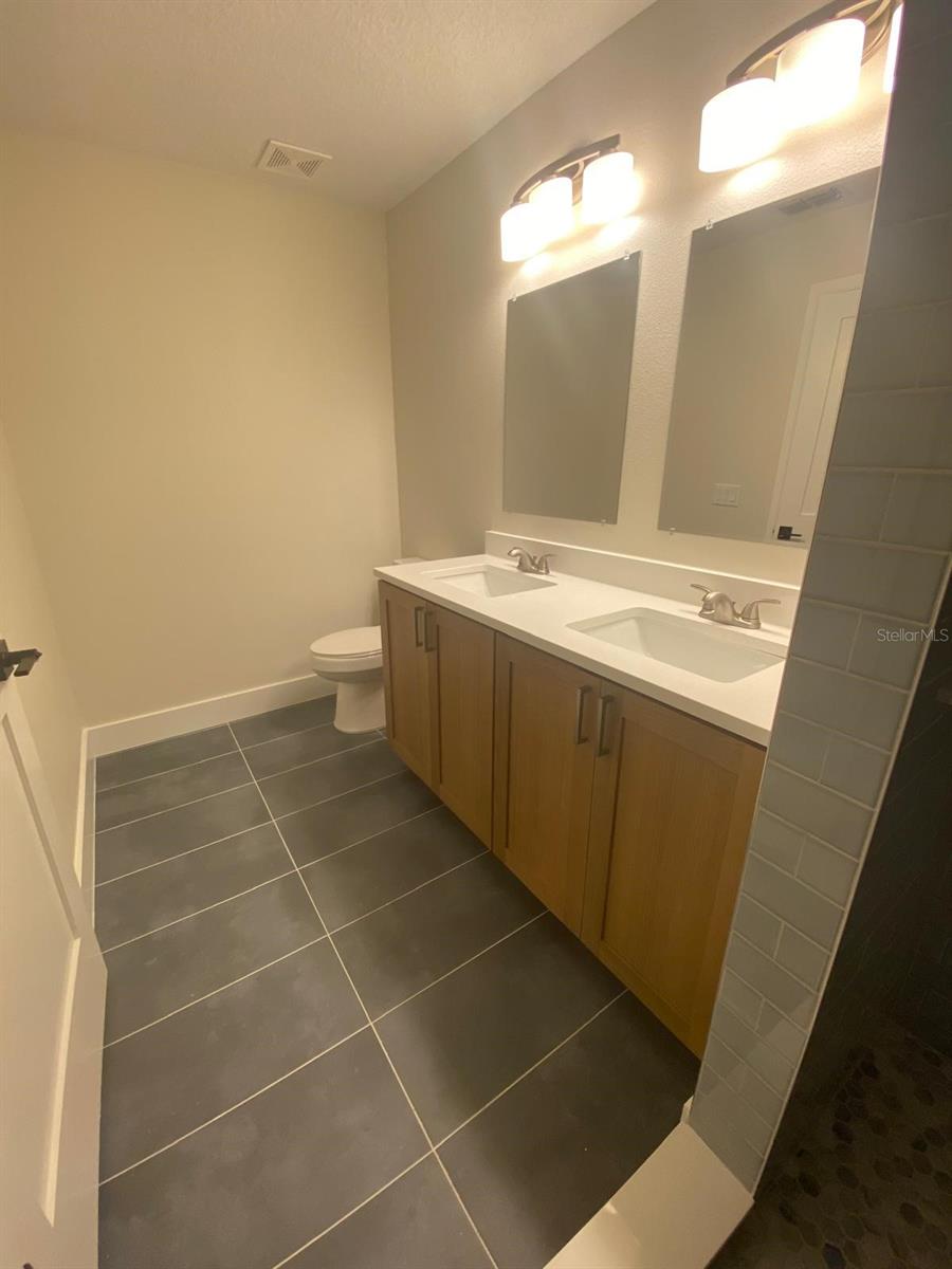 Image 13 of 22 For 895 Cedar Avenue