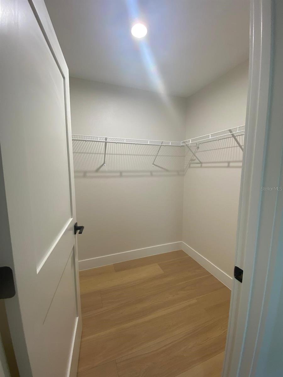 Image 16 of 22 For 895 Cedar Avenue