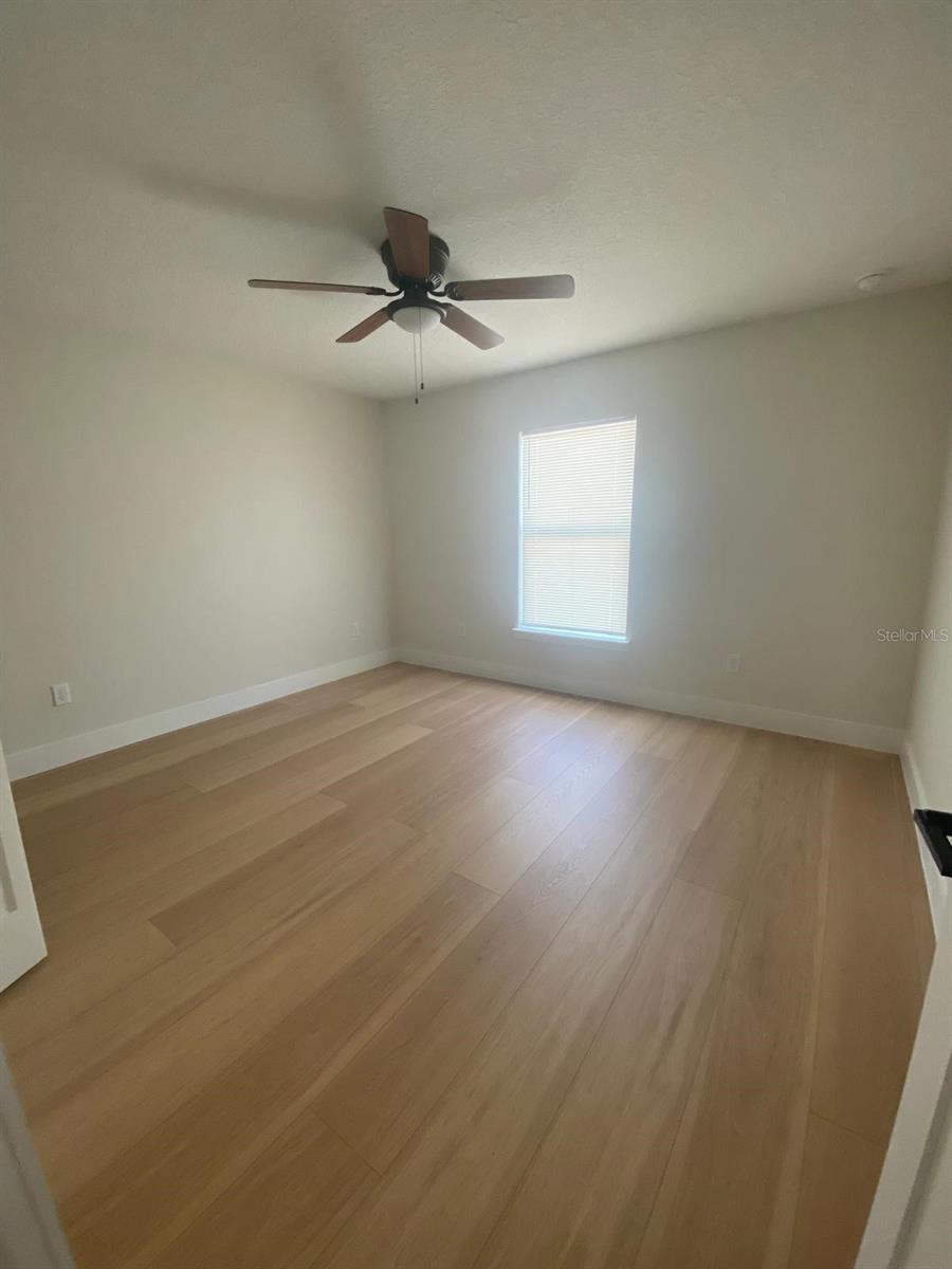 Image 6 of 22 For 895 Cedar Avenue