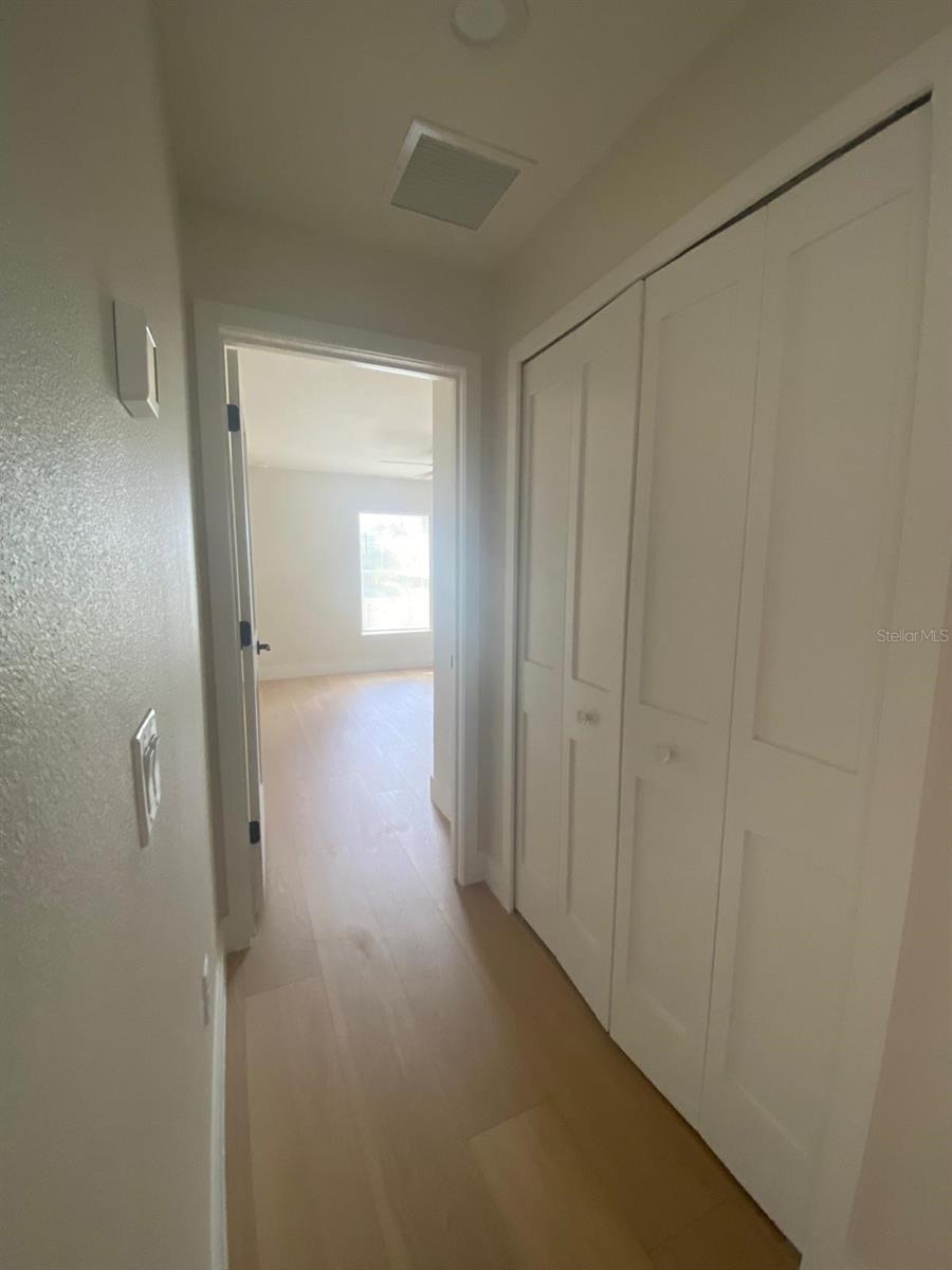 Image 7 of 22 For 895 Cedar Avenue