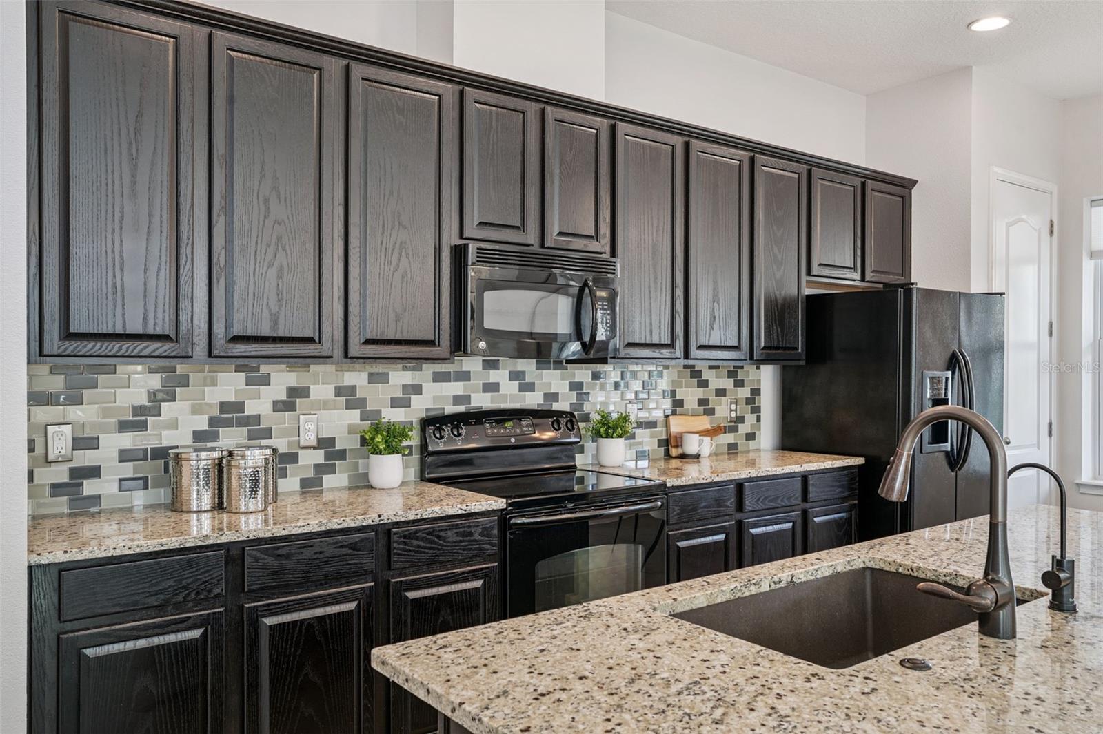 Image 13 of 52 For 14196 Walcott Avenue