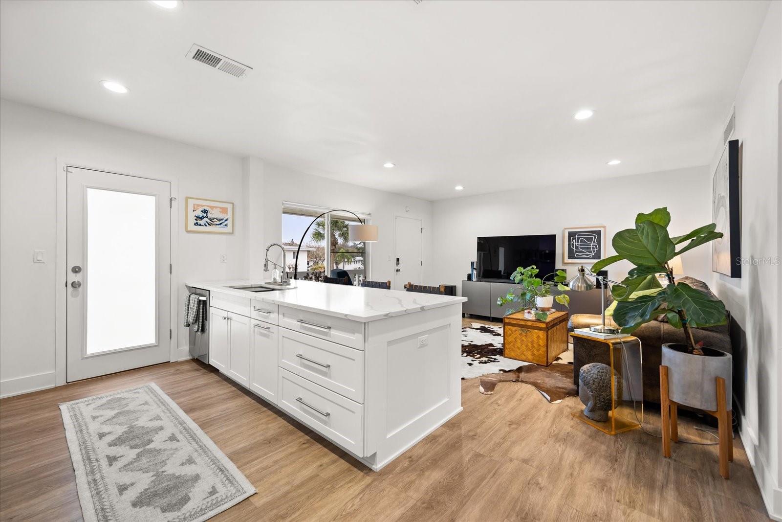 Image 11 of 47 For 1140 Orlando Avenue F11