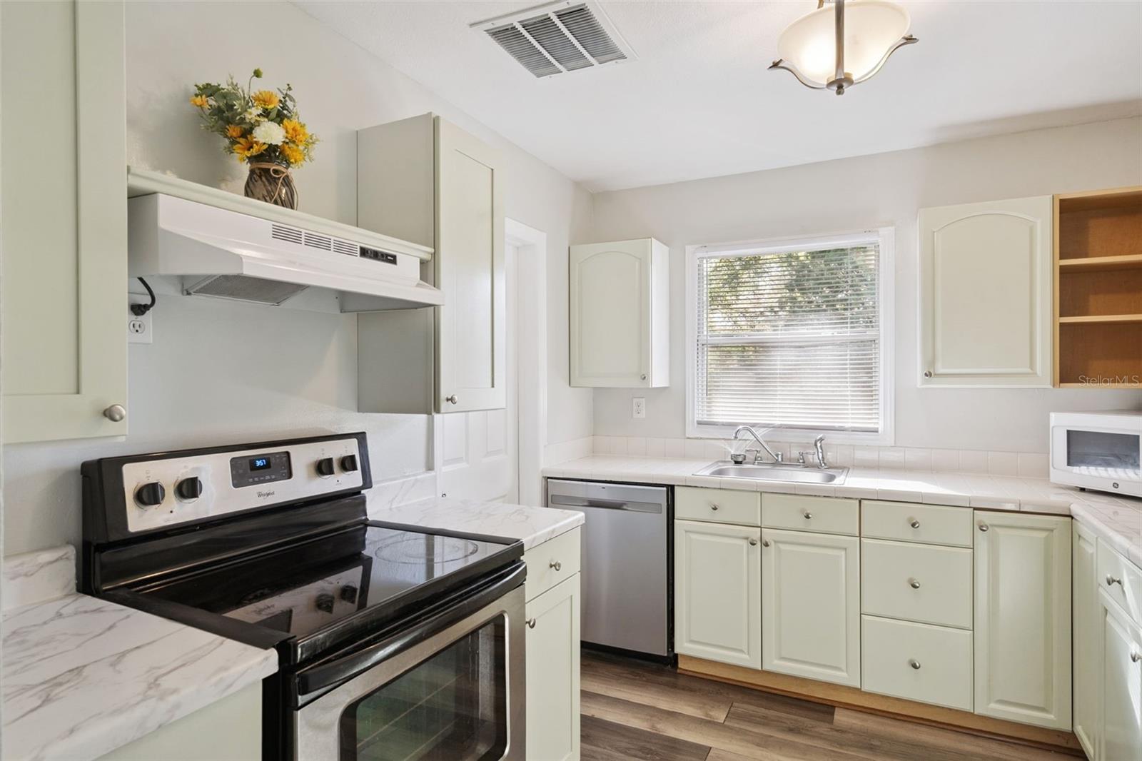 Image 6 of 20 For 902 Galena Avenue