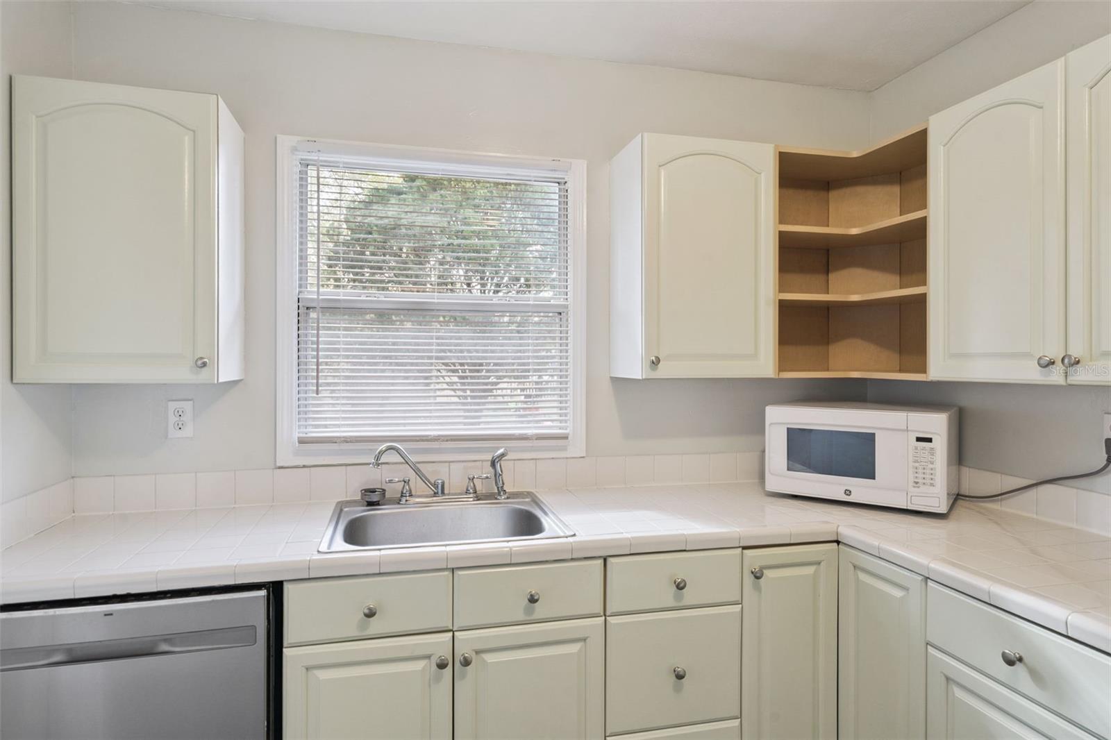 Image 7 of 20 For 902 Galena Avenue