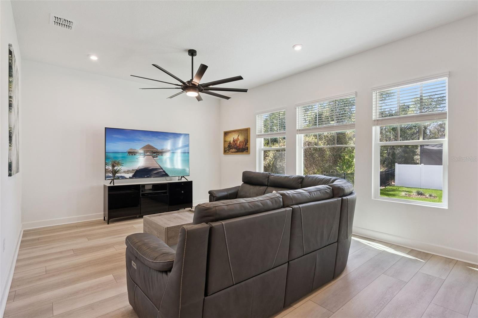 Image 17 of 64 For 7573 Estuary Lake Loop