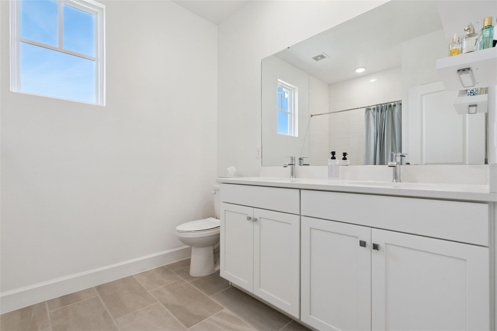 Image 40 of 64 For 7573 Estuary Lake Loop