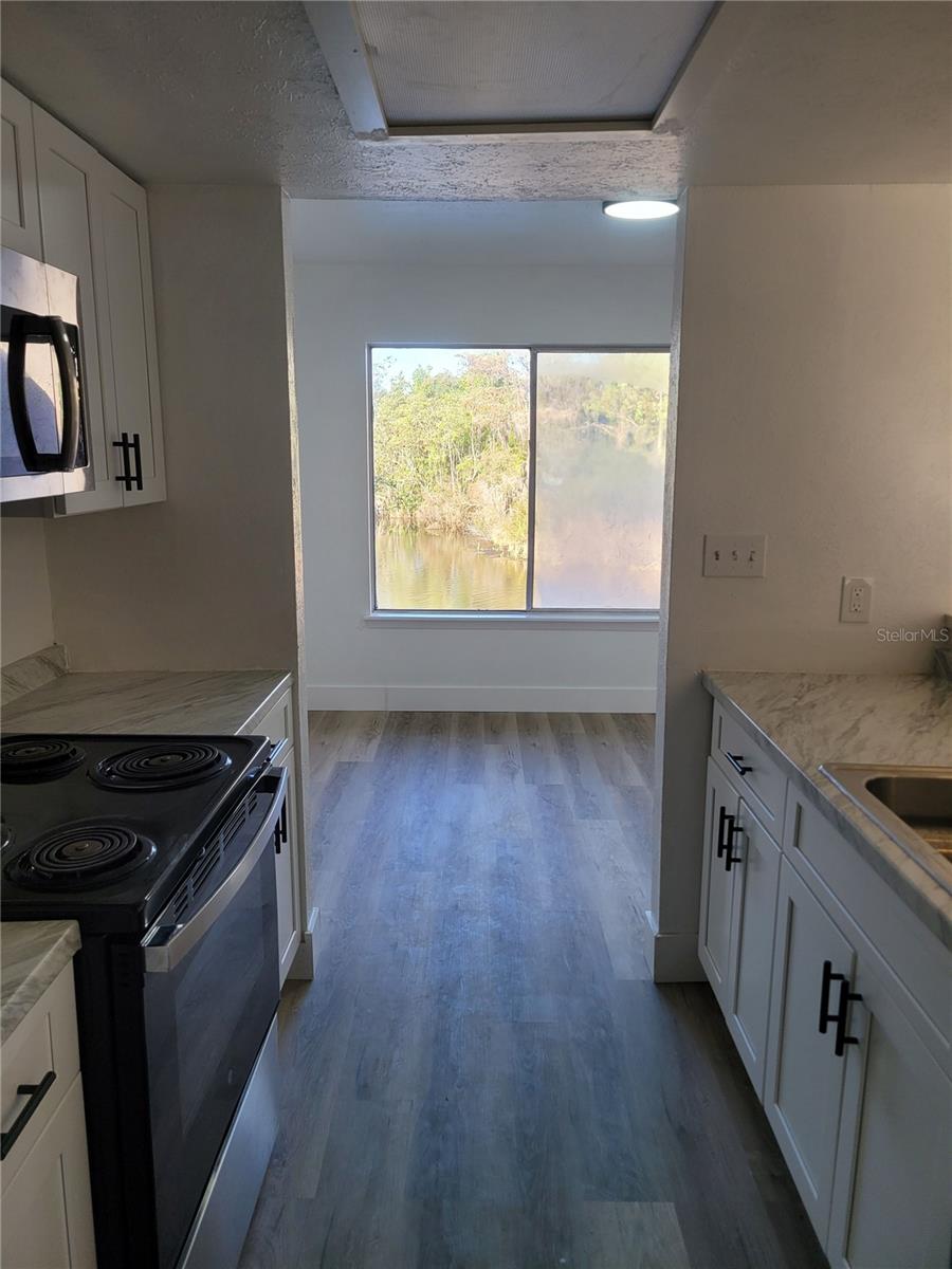 Image 17 of 27 For 3914 Coronation Court 506