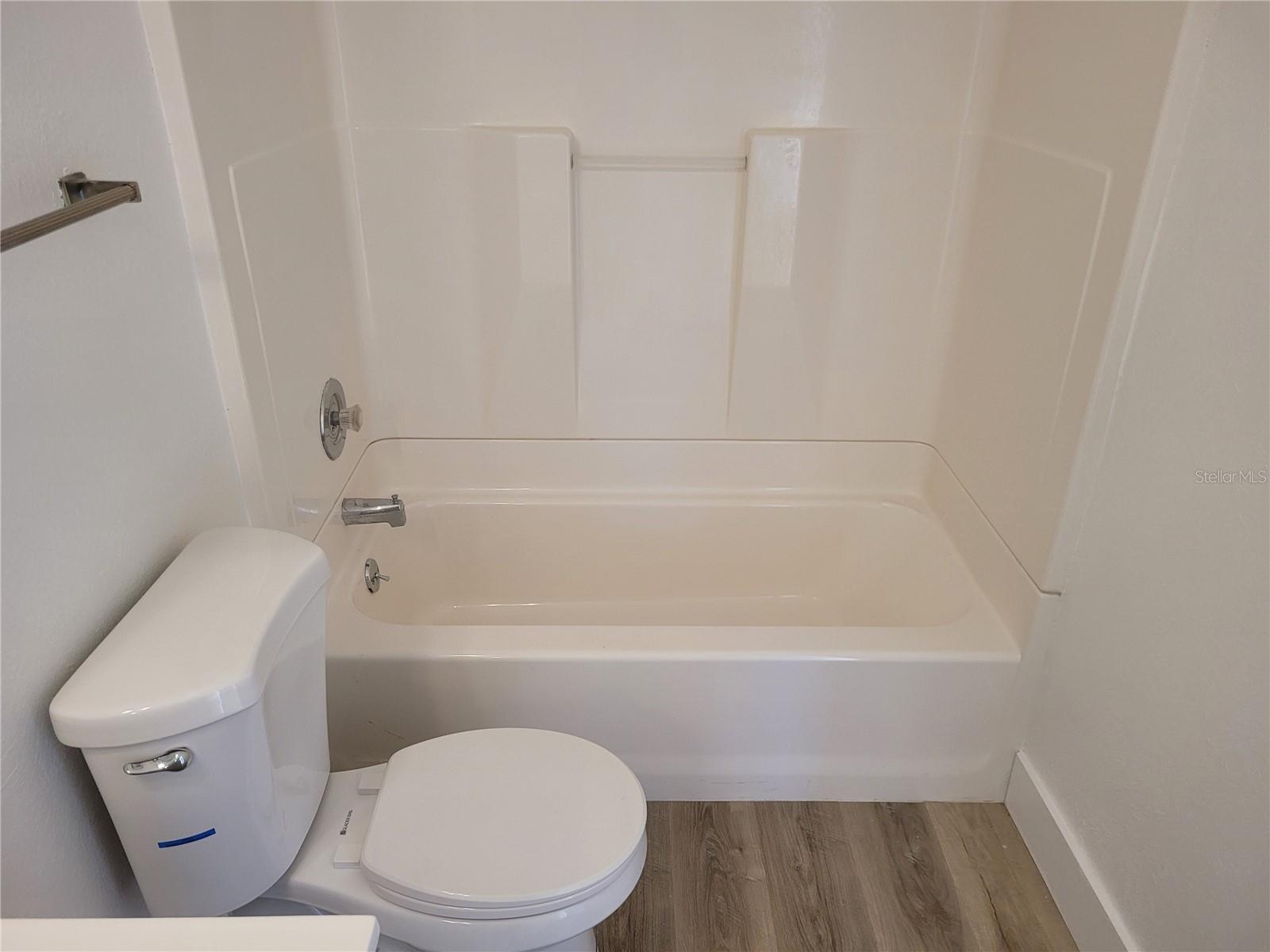 Image 19 of 27 For 3914 Coronation Court 506