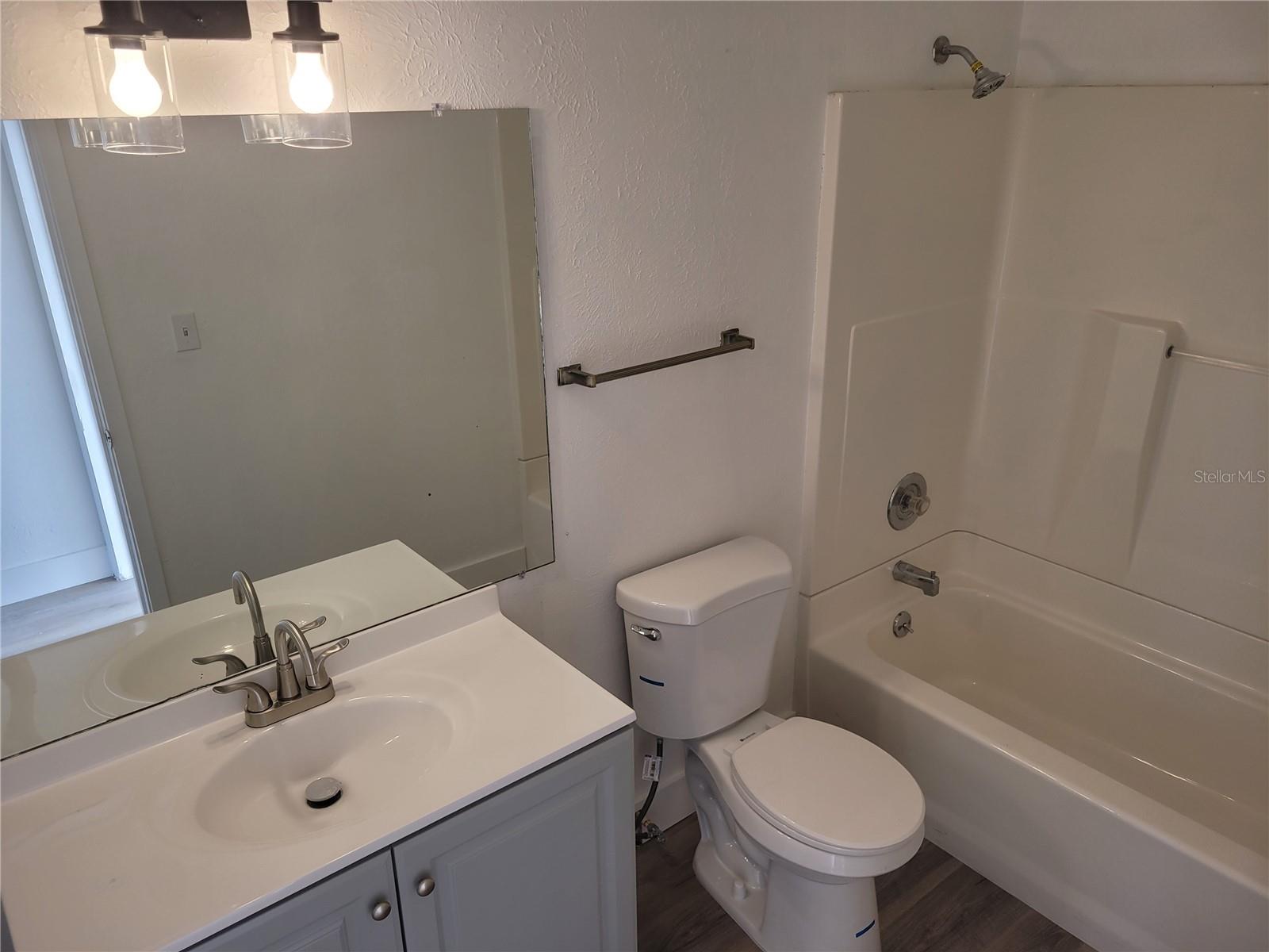 Image 20 of 27 For 3914 Coronation Court 506