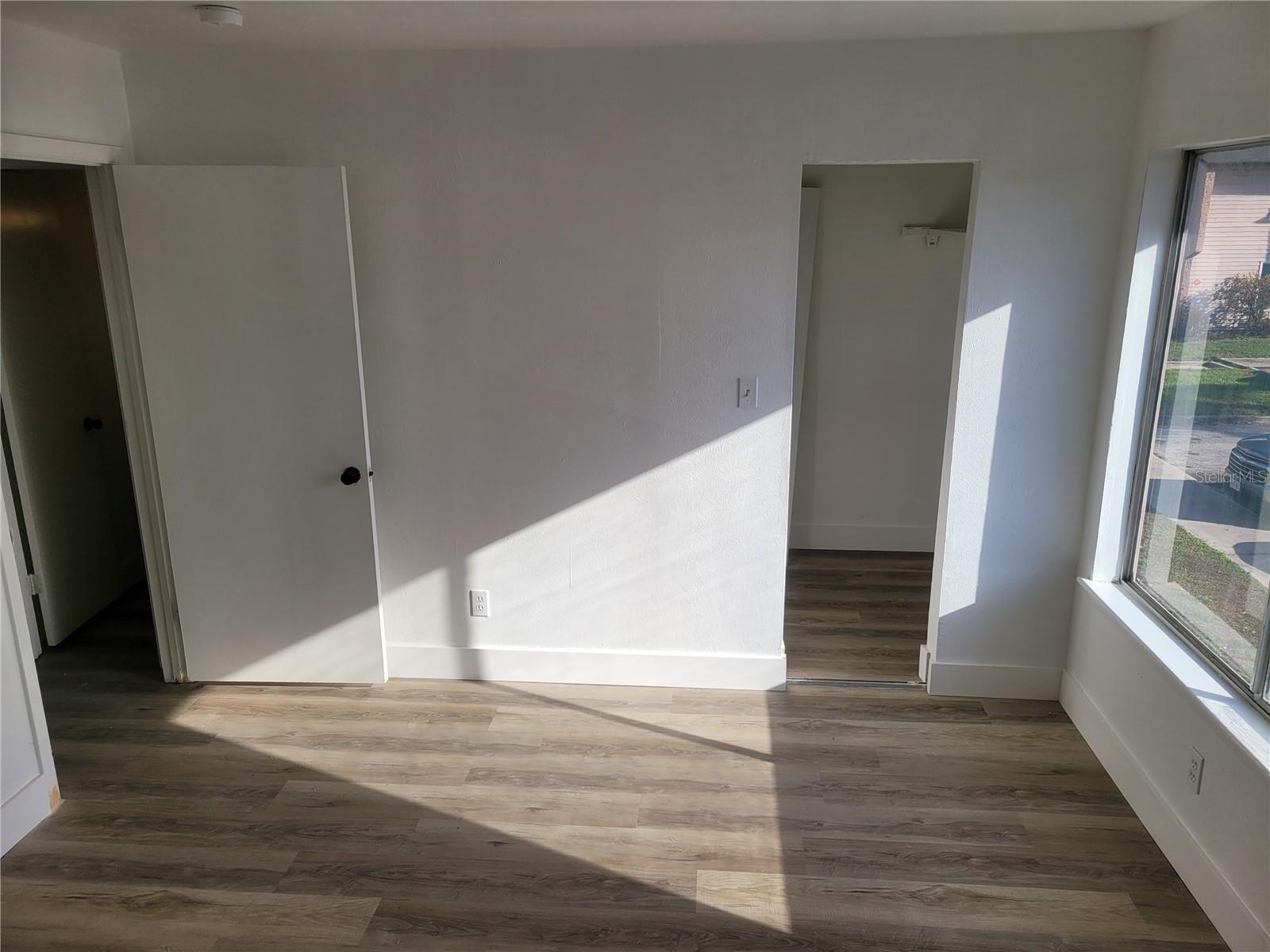 Image 22 of 27 For 3914 Coronation Court 506