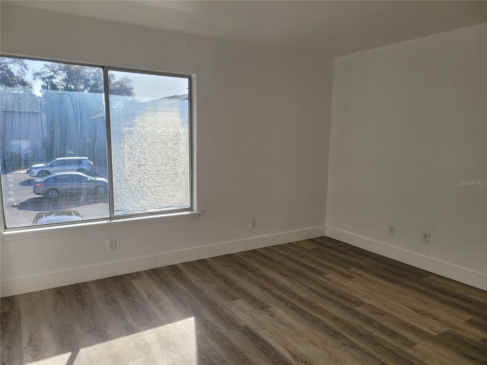 Image 23 of 27 For 3914 Coronation Court 506