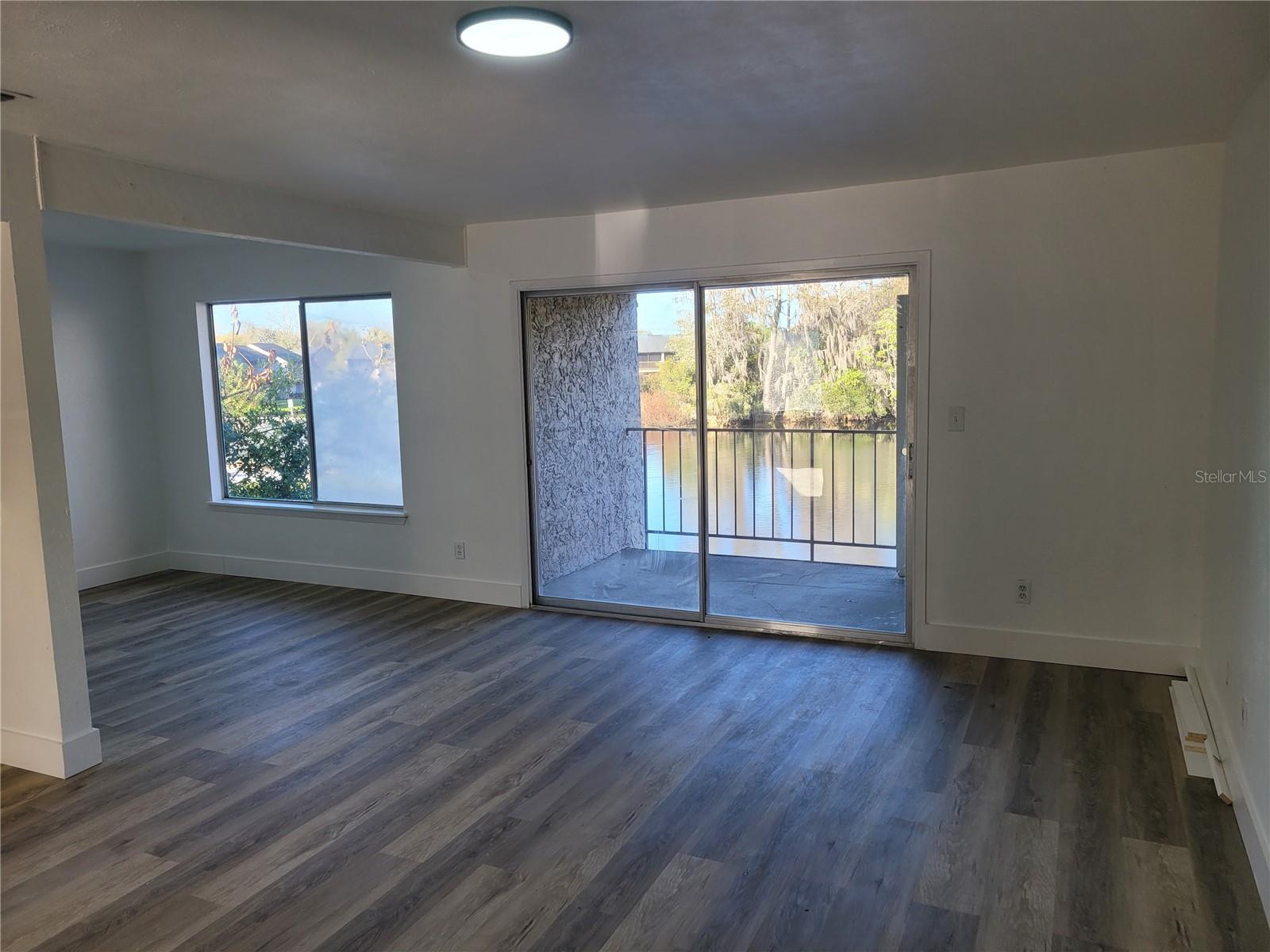 Image 4 of 27 For 3914 Coronation Court 506