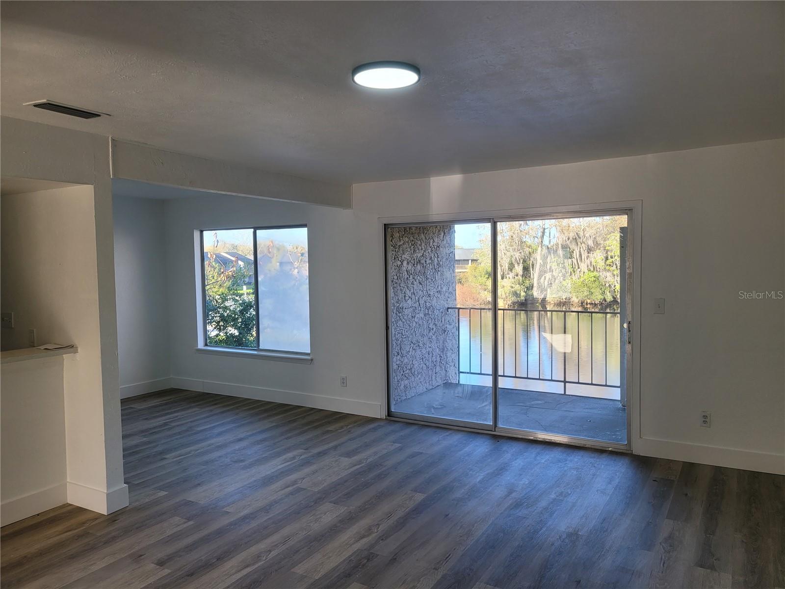 Image 5 of 27 For 3914 Coronation Court 506