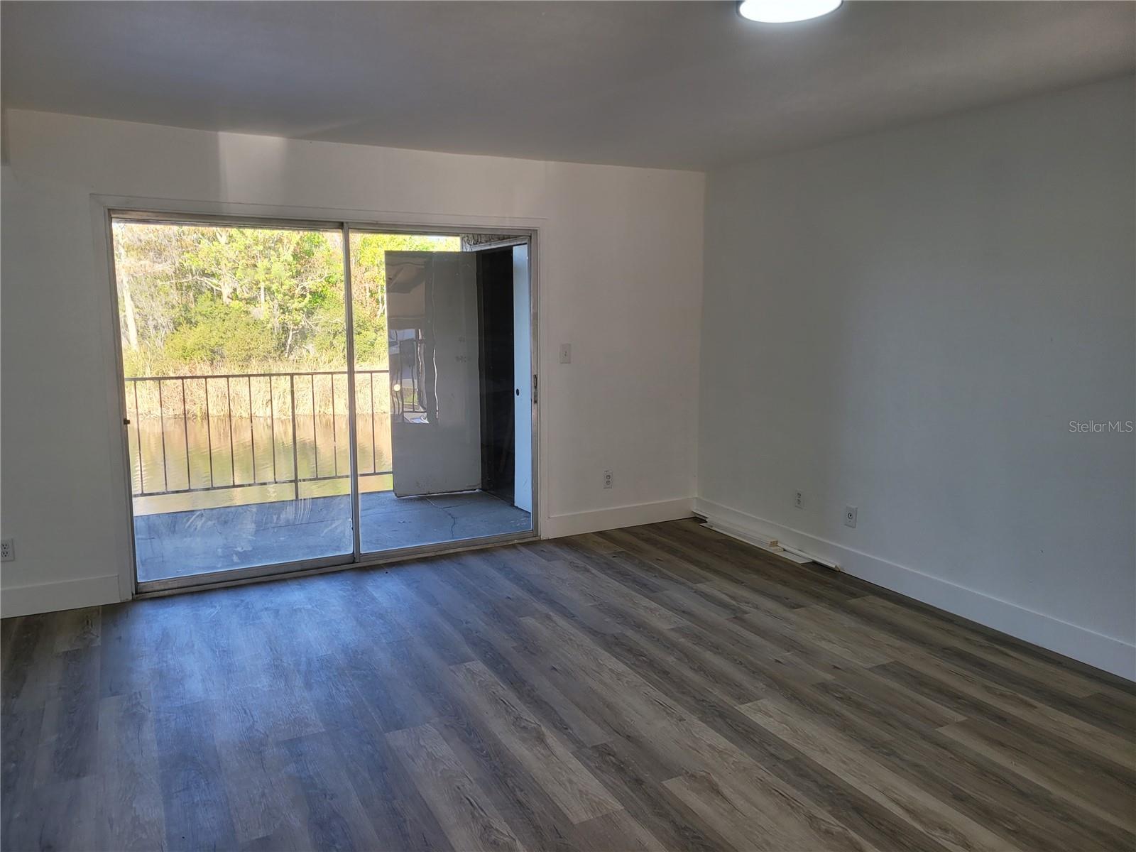 Image 6 of 27 For 3914 Coronation Court 506