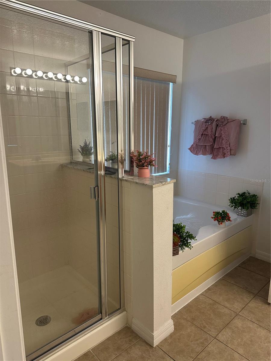 Image 14 of 28 For 378 Canna Drive