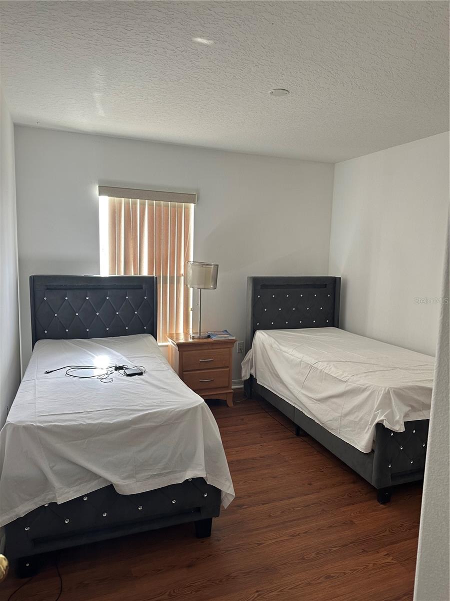 Image 19 of 28 For 378 Canna Drive