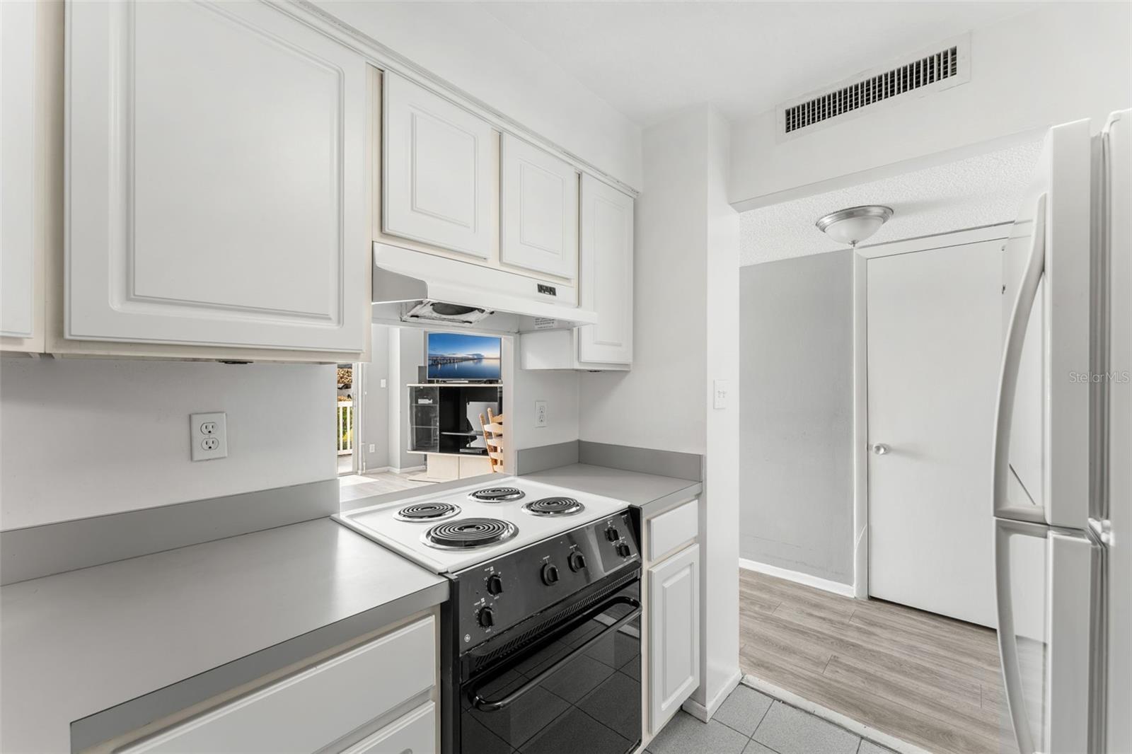 Image 12 of 34 For 3190 Atlantic Avenue 124