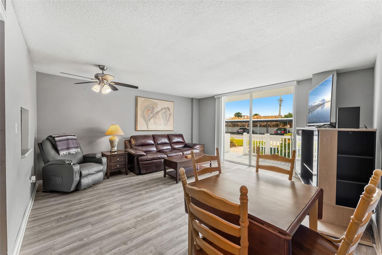 Image 6 of 34 For 3190 Atlantic Avenue 124