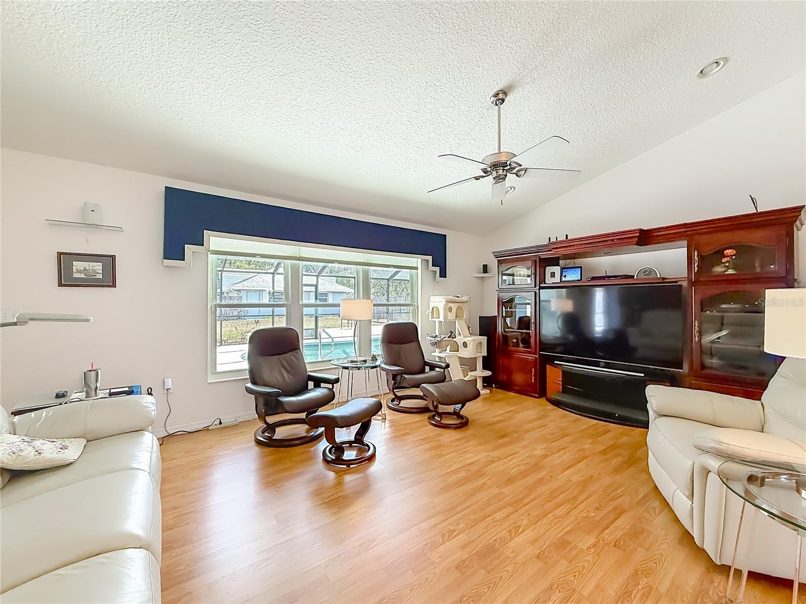 Image 21 of 72 For 9451 12th Court