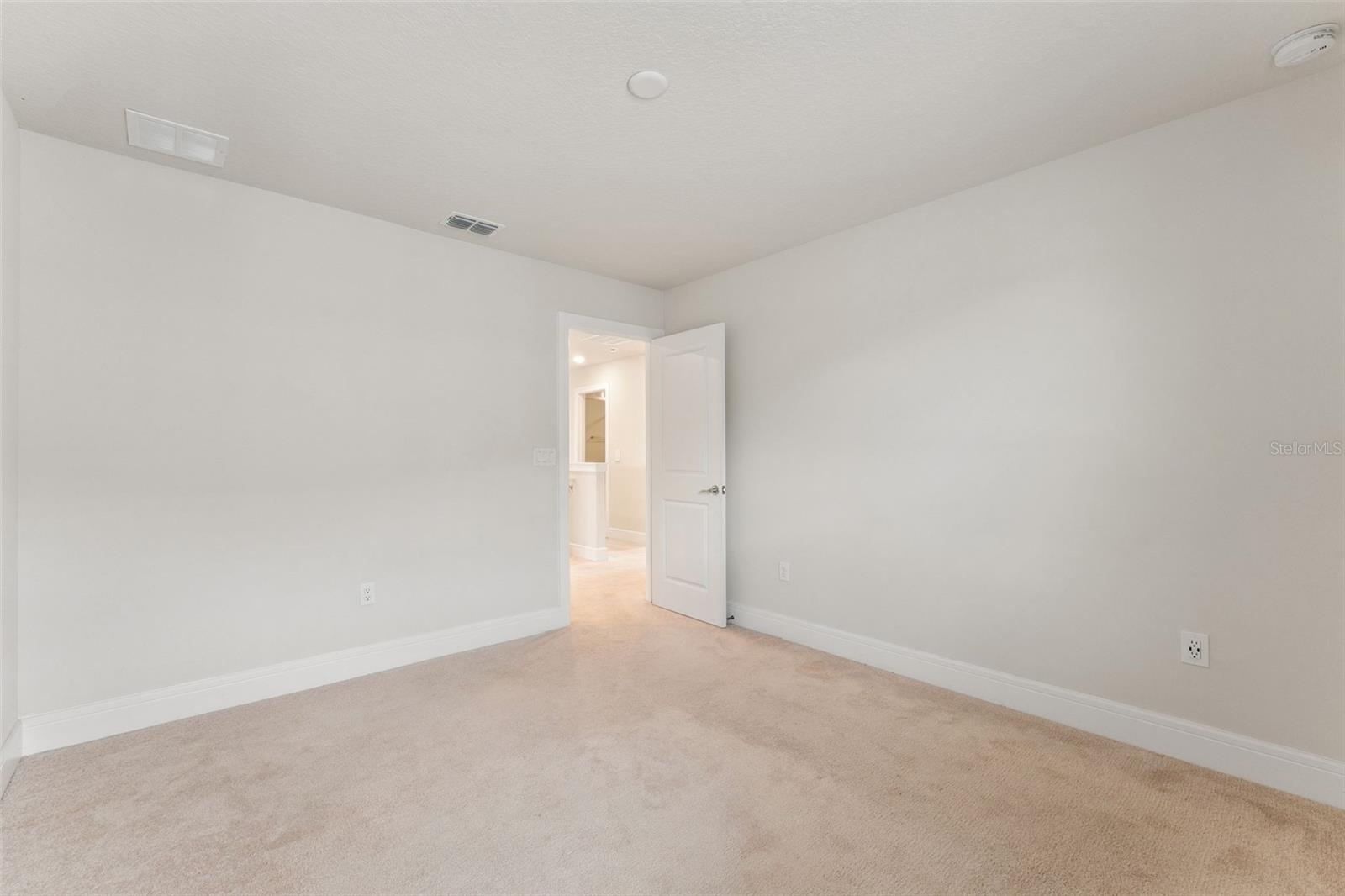 Image 18 of 43 For 4008 Meandering Bay Drive