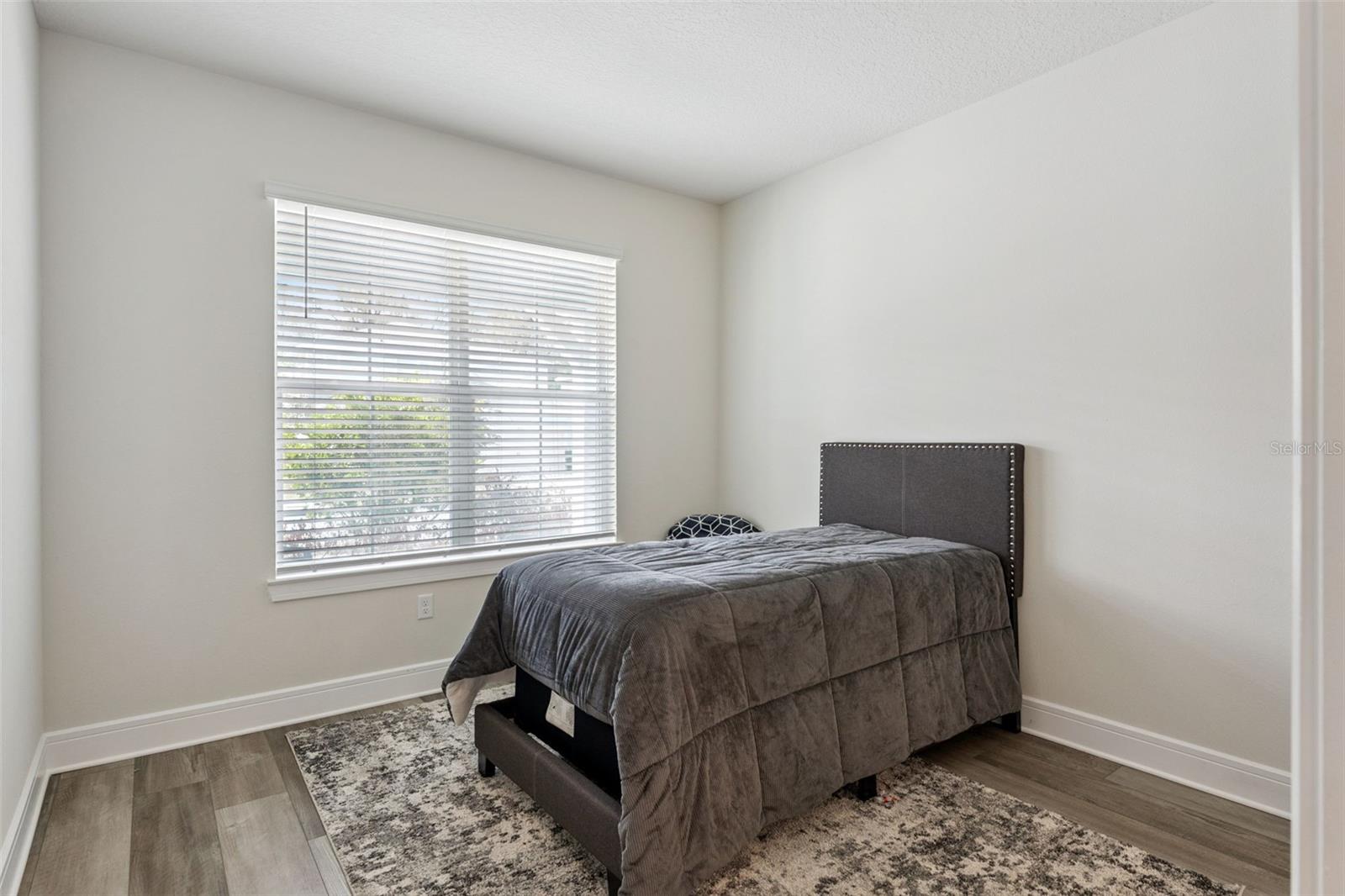 Image 20 of 43 For 4008 Meandering Bay Drive