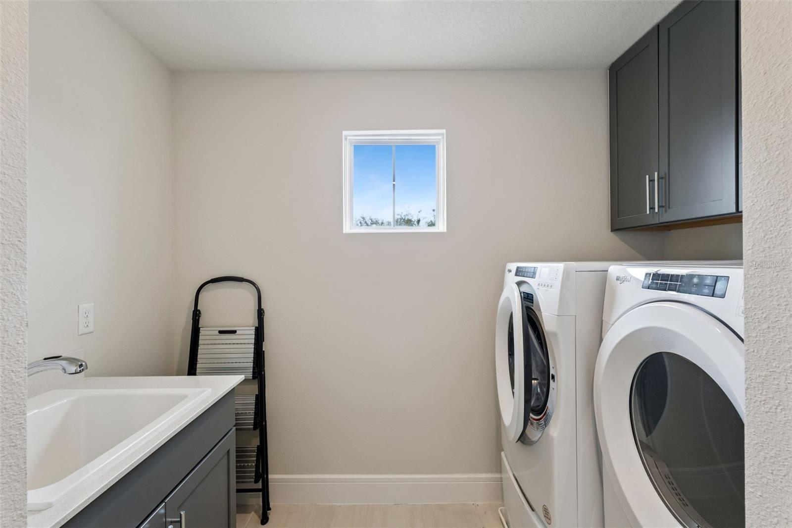 Image 27 of 43 For 4008 Meandering Bay Drive