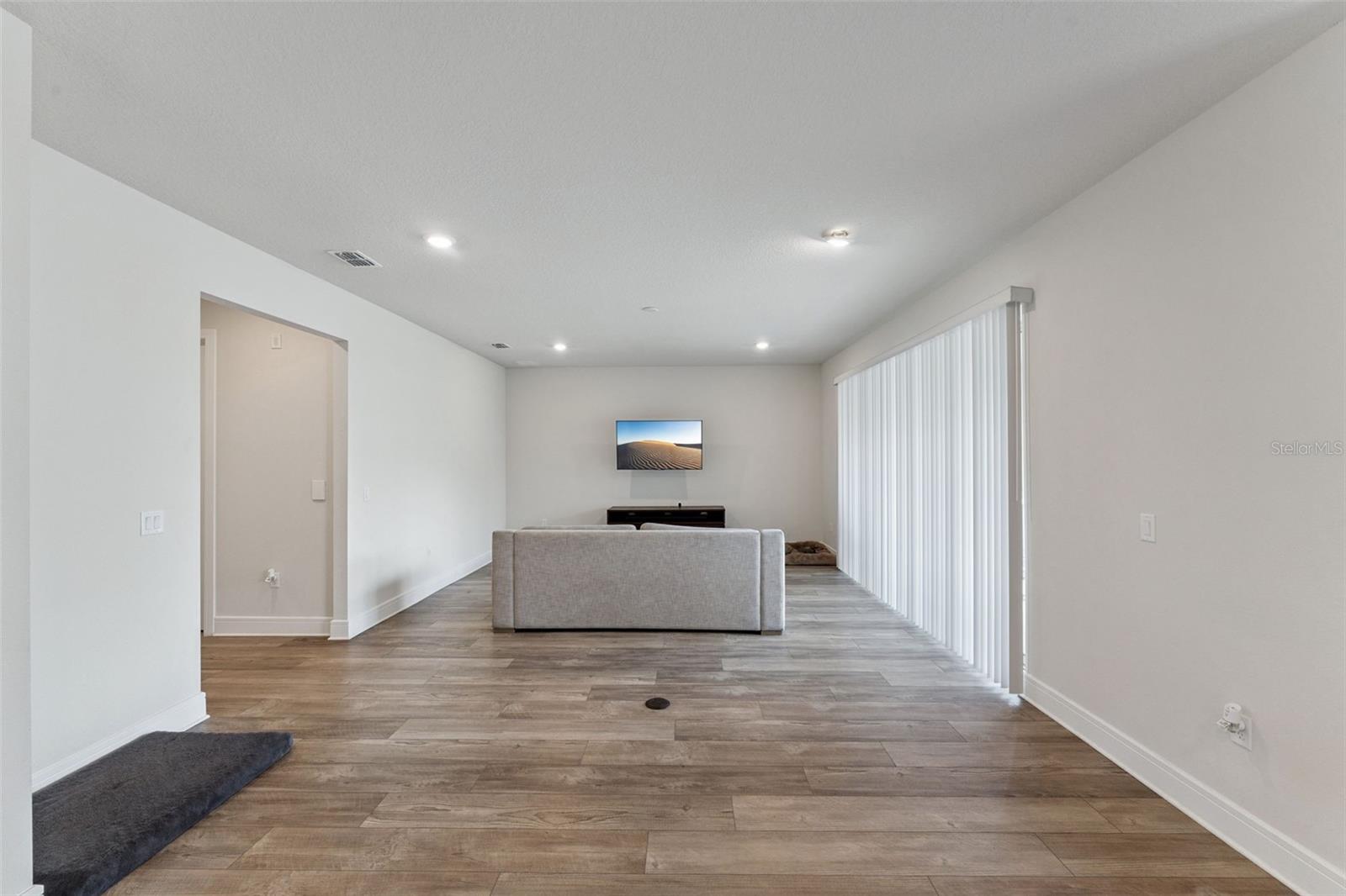 Image 4 of 43 For 4008 Meandering Bay Drive