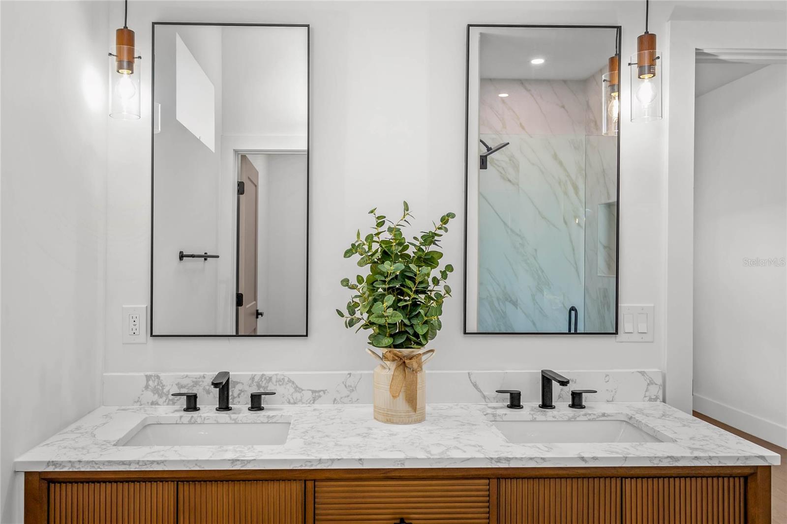 Image 18 of 37 For 3510 75th Street