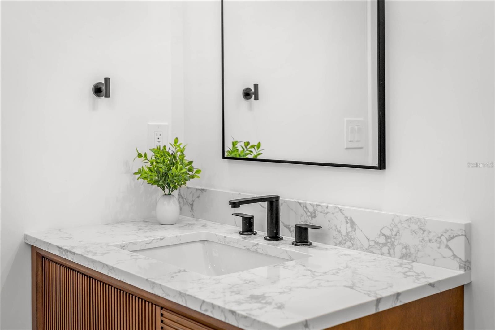 Image 22 of 37 For 3510 75th Street