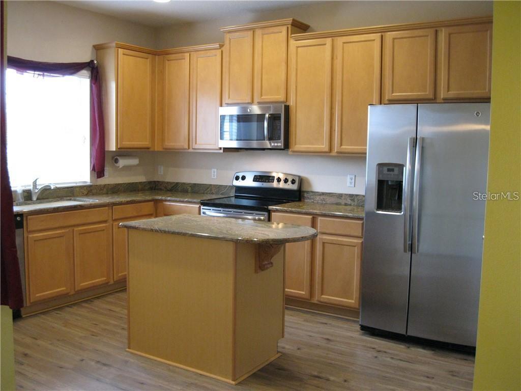 Image 5 of 16 For 2838 Oakville Place