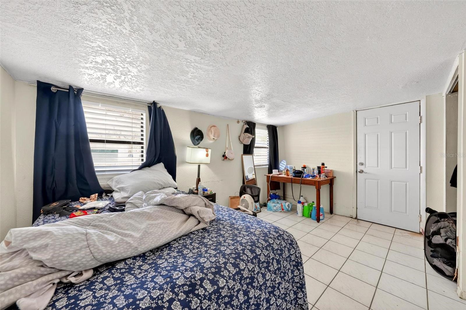 Image 20 of 34 For 410 Santiago Avenue