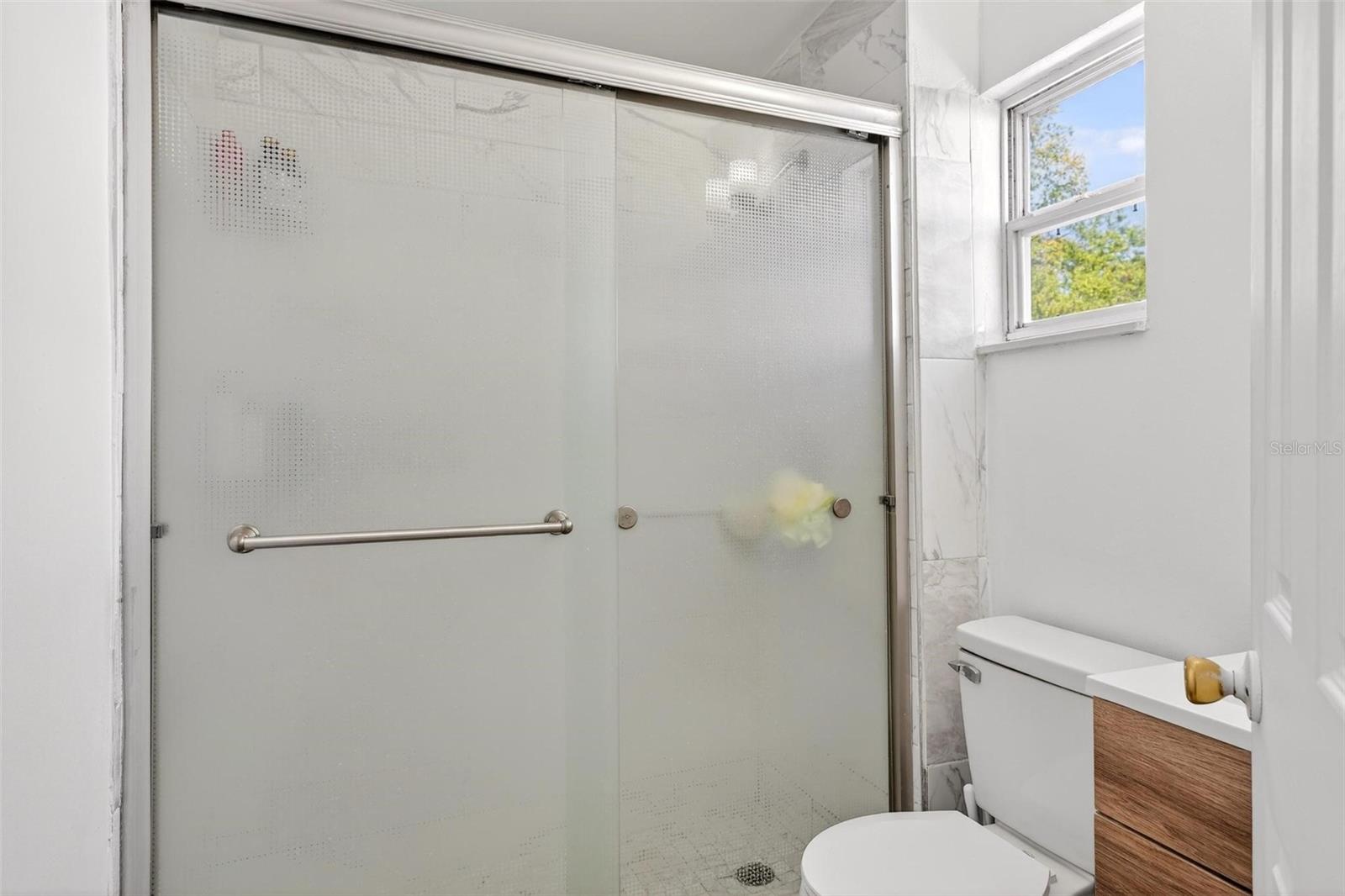 Image 26 of 34 For 410 Santiago Avenue