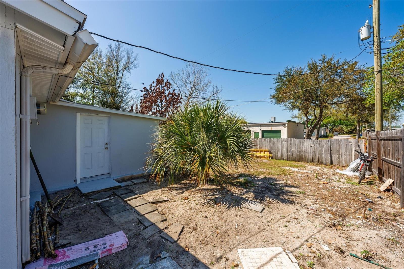 Image 28 of 34 For 410 Santiago Avenue