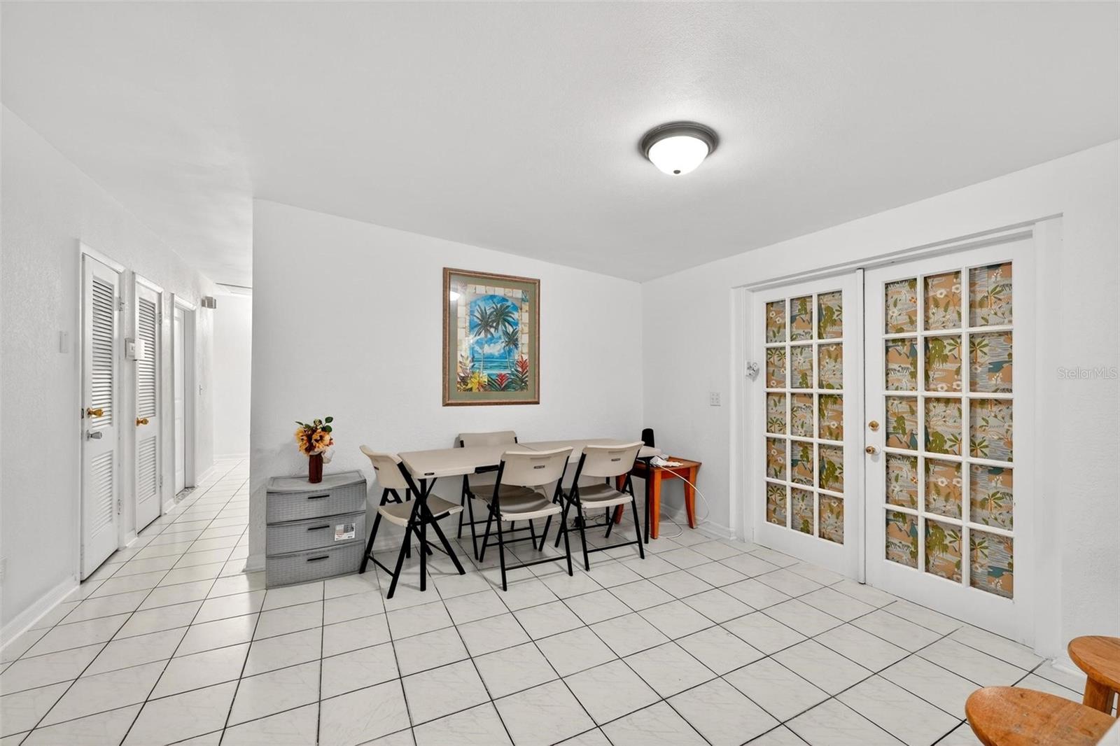 Image 8 of 34 For 410 Santiago Avenue